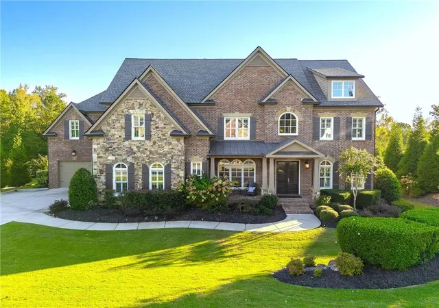 Photo 1 of Single family home for sale at 125 Tolhouse Ct, Alpharetta, GA 30004 | MLS# 7860566 | Listing updated on 2026-10-29