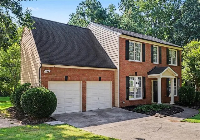 Photo 2 of Single family home for sale at 3060 Winston Terrace Ct, Alpharetta, GA 30009 | MLS# 7828055 | Listing updated on 2026-08-29