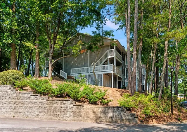 2nd image of 407 Natchez Tr, Atlanta, GA 30350 | MLS# 7797620