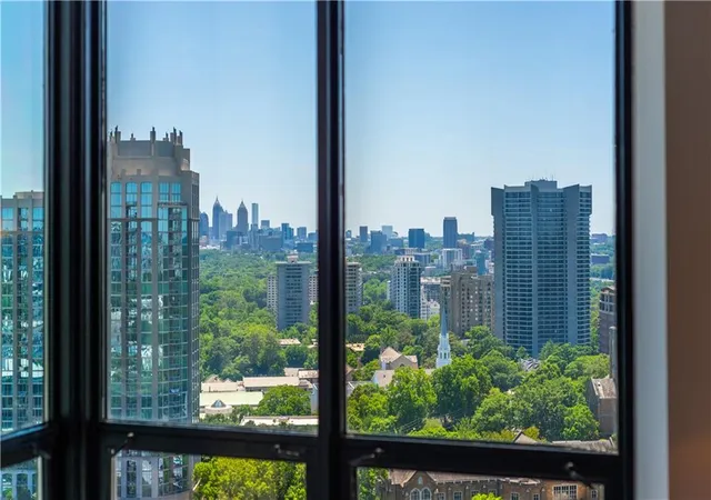 Listing Photo 2 - Condo for sale in building located at 2870 Pharr Ct S Nw, Atlanta, GA 30305 - Unit #3004