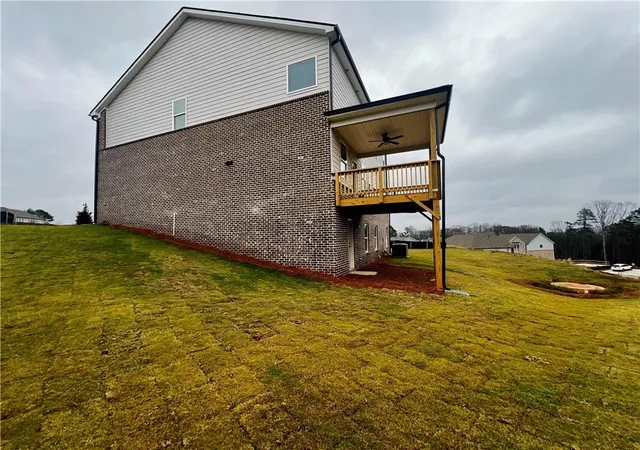 3rd image of 1059 Georgian Point Dr, Lawrenceville, GA 30045 | MLS# 7734393