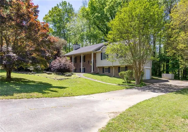 Photo 3 of Sale Pending at 4681 Mahonia Way NW, Acworth, GA 30102 | MLS# 7754618 | Listing updated on 2026-09-13