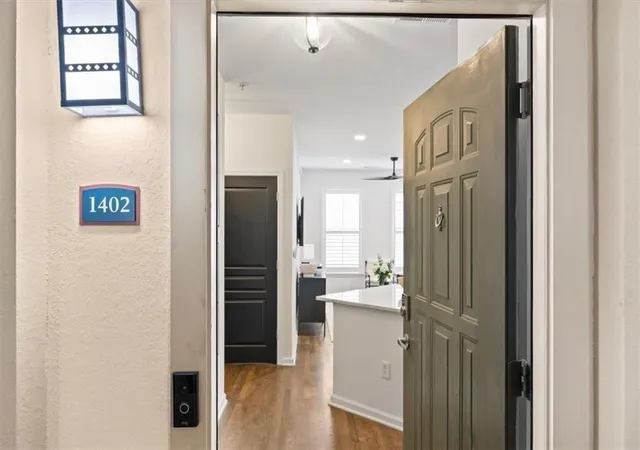 Listing Photo 2 - Condo for sale in building located at 10 Perimeter Smt Blvd, Atlanta, GA 30319 - Unit #1402
