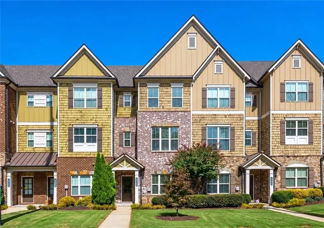 Townhouse for sale at 1355 Hawthorne Ave SE, Smyrna, GA 30080 | MLS# 7859957