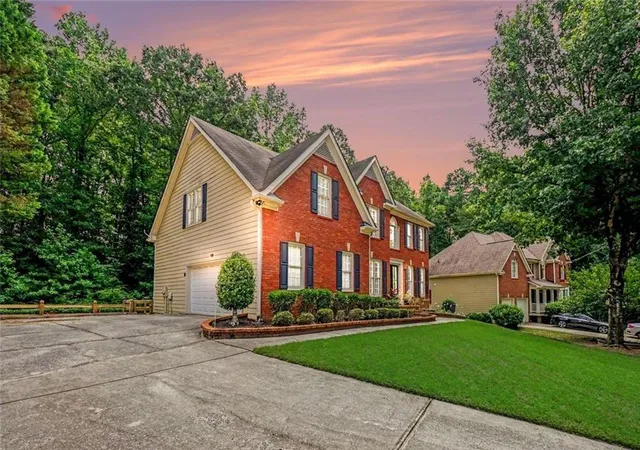 Photo 2 of Sale Pending at 3240 Warren Crk Dr, Powder Springs, GA 30127 | MLS# 7817821 | Listing updated on 2026-09-14