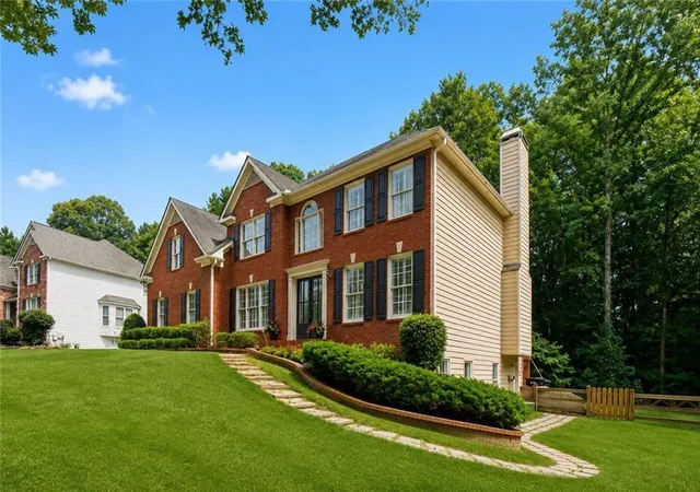 Photo 3 of Sale Pending at 3240 Warren Crk Dr, Powder Springs, GA 30127 | MLS# 7817821 | Listing updated on 2026-09-14