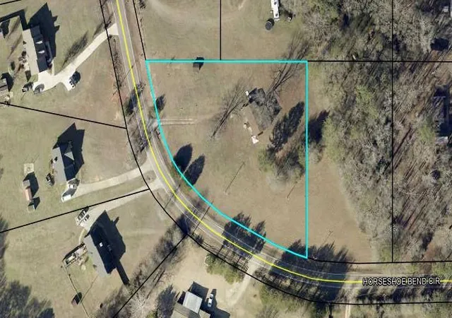 Photo 2 of Sale Pending at 203 Horseshoe Bnd Cir, Griffin, GA 30223 | MLS# 7812124 | Listing updated on 2026-09-04