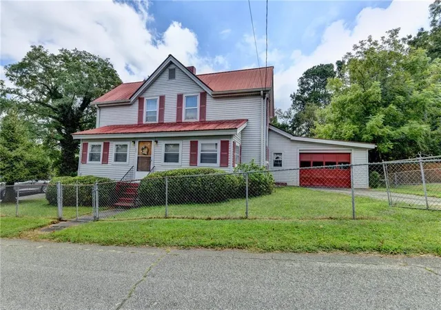 Homes for sale in Gainesville, GA | 37 Spring St, Gainesville, GA 30501 | MLS# 7662270