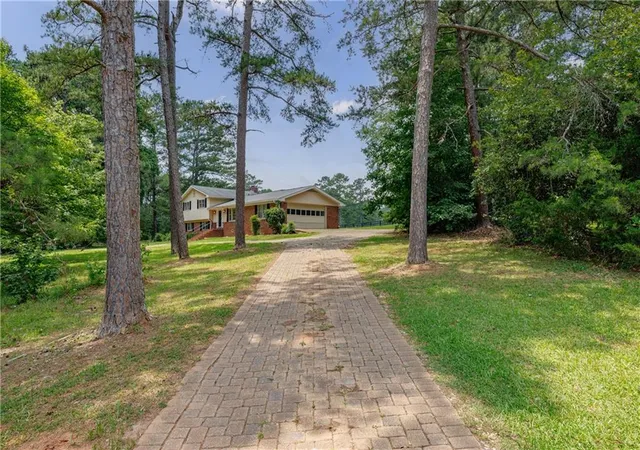 1st image of 115 Brookshire Dr, Fayetteville, GA 30215 | MLS# 7799538