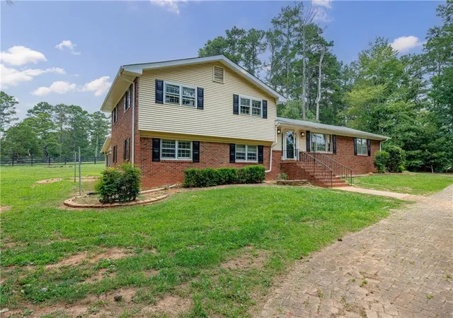 4th image of 115 Brookshire Dr, Fayetteville, GA 30215 | MLS# 7799538