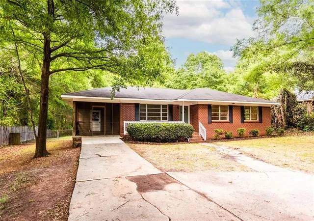 2nd image of 1431 S Broad St, Monroe, GA 30655 | MLS# 7767814