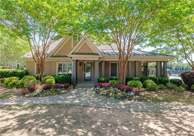 Homes for sale in Johns Creek, GA | 340 Stedford Ln, Johns Creek, GA 30097 | MLS# 7757931