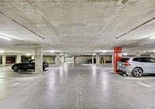 Listing Photo 2 - Condo for sale in building located at 700 Park Regency Pl, Atlanta, GA 30326 - Unit #603