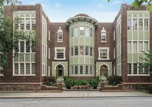 Listing Photo 1 - Condo for sale in building located at 635 Myrtle St NE, Atlanta, GA 30308 - Unit #2