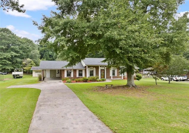 Photo 2 of Sale Pending at 576 Reeceburg Rd Se, Silver Creek, GA 30173 | MLS# 7813752 | Listing updated on 2026-09-13