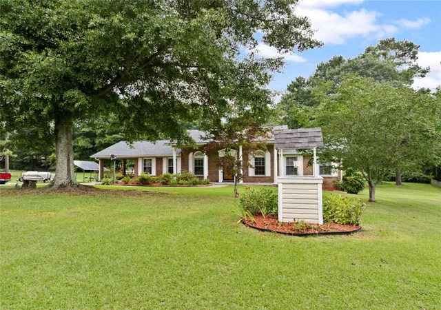 Photo 3 of Sale Pending at 576 Reeceburg Rd SE, Silver Creek, GA 30173 | MLS# 7813752 | Listing updated on 2026-09-13