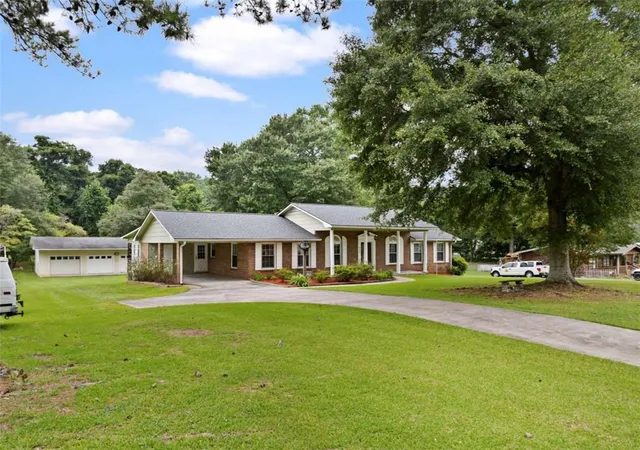 Photo 4 of Sale Pending at 576 Reeceburg Rd SE, Silver Creek, GA 30173 | MLS# 7813752 | Listing updated on 2026-09-13