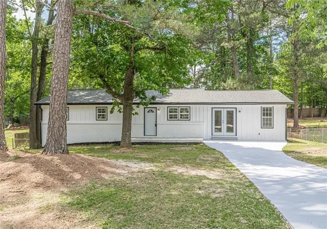 Single Family Residence at 8591 Chestnut Ln, Lithia Springs, GA 30122 | MLS# 7772197 | | Sold on 2026-09-11