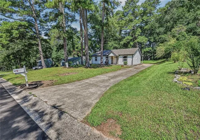 2nd image of 773 Whitehall Dr, Lawrenceville, GA 30043 | MLS# 7822495