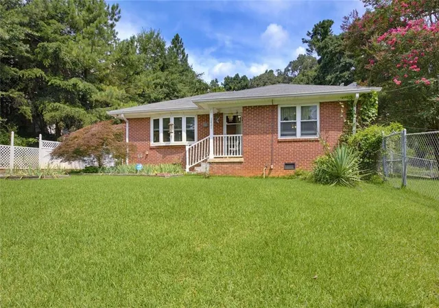 Photo 4 of Single family home for sale at 2421 Maner Rd Se, Atlanta, GA 30339 | MLS# 7828950 | Listing updated on 2026-08-31