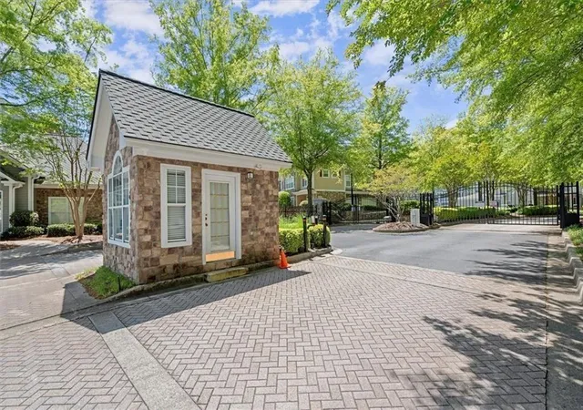 Photo 3 of Sale Pending at 222 Edinburgh Ct, Alpharetta, GA 30004 | MLS# 7712847 | Listing updated on 2026-09-15