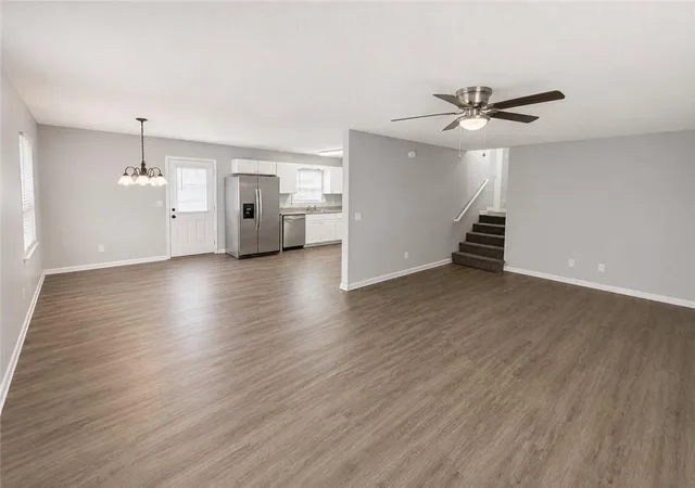 Photo 2 of Single family home for sale at 17 Winchester Dr, Euharlee, GA 30145 | MLS# 7828895 | Listing updated on 2026-09-11