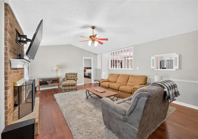 4th image of 1561 Bentwood Dr Sw, Lilburn, GA 30047 | MLS# 7801055