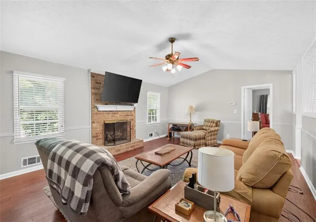 5th image of 1561 Bentwood Dr Sw, Lilburn, GA 30047 | MLS# 7801055