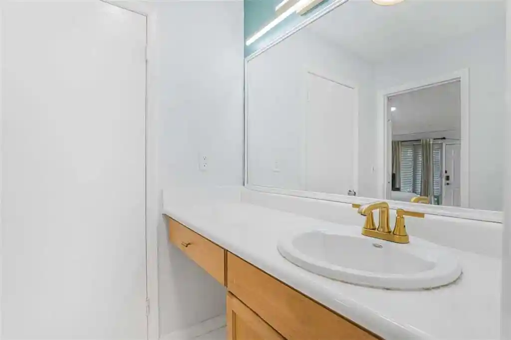 Listing Photo 22 - Condo for sale in 1150 Collier Rd located at 1150 Collier Rd, Atlanta, GA 30318 - Unit #25D