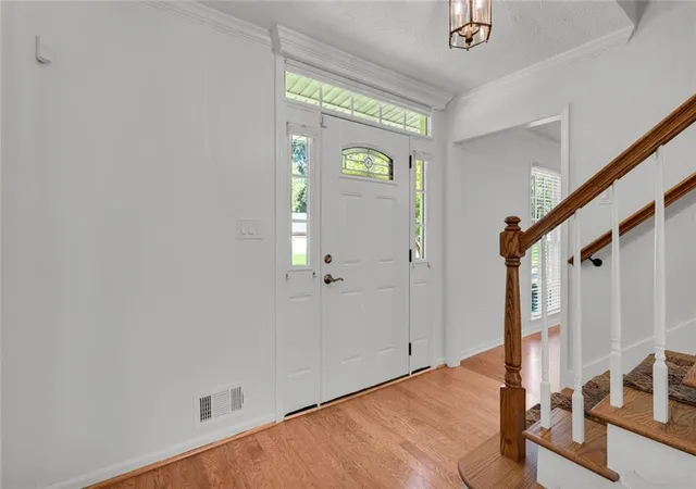 Photo 3 of Sale Pending at 167 Knollwood Dr NW, Marietta, GA 30064 | MLS# 7787385 | Listing updated on 2026-09-18