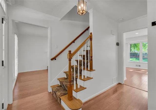 Photo 4 of Sale Pending at 167 Knollwood Dr NW, Marietta, GA 30064 | MLS# 7787385 | Listing updated on 2026-09-18