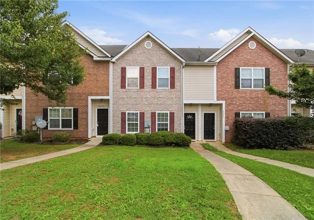 Homes for sale in Riverdale, GA | 8642 Thomas Ln, Riverdale, GA 30274 | MLS# 7785241