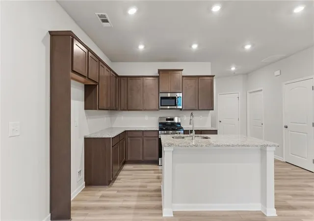 Photo 3 of Sale Pending at 255 Cedar Hl Dr, Dallas, GA 30132 | MLS# 7800718 | Listing updated on 2026-08-31