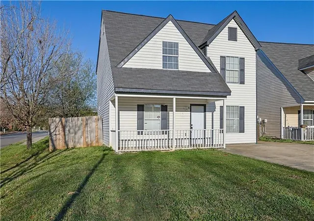 Photo 3 of Single family home for sale at 15 Brighton Ct, Cartersville, GA 30121 | MLS# 7789731 | Listing updated on 2026-09-03