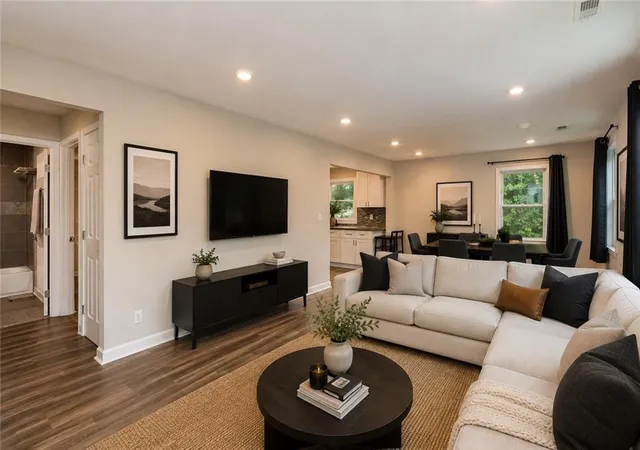 Photo 4 of Single family home for sale at 90 Whitaker Cir NW, Atlanta, GA 30314 | MLS# 7799987 | Listing updated on 2026-08-19