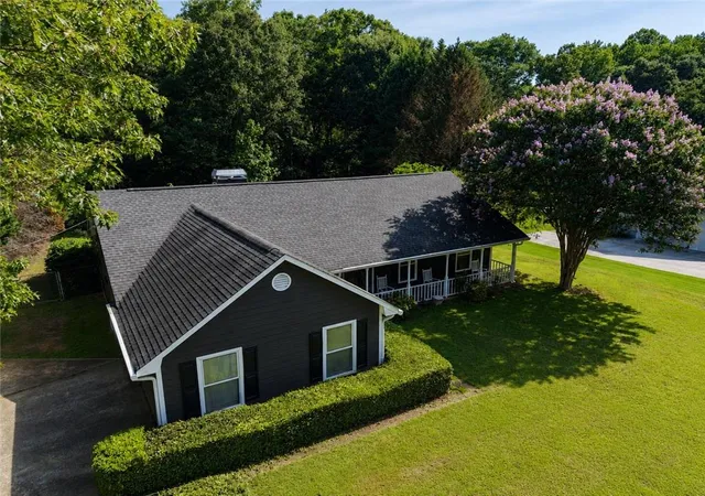 Photo 1 of Single family home for sale at 180 Valley Brk Trl, Jonesboro, GA 30238 | MLS# 7712410 | Listing updated on 2026-08-23