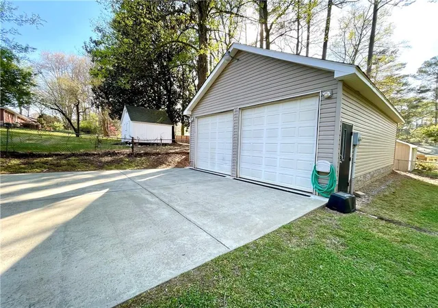 2nd image of 226 Pine Forest Dr, Lawrenceville, GA 30046 | MLS# 7789781