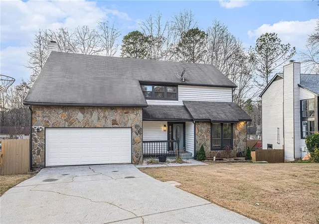 1st image of 1655 Links Overlook, Stone Mountain, GA 30088 | MLS# 7696543