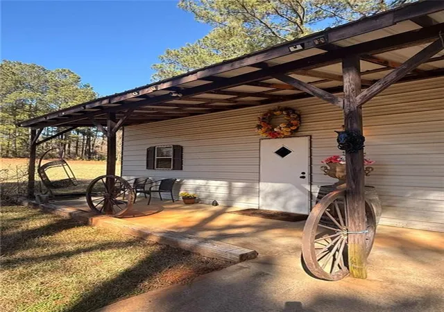 Photo 4 of Single family home for sale at 670 Jefferies Rd, Shady Dale, GA 31085 | MLS# 7709046 | Listing updated on 2026-10-15