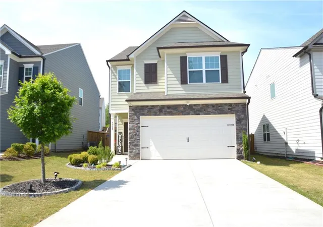 Photo 3 of Single family home for sale at 4768 Ridge Valley Dr, Gainesville, GA 30504 | MLS# 7759662 | Listing updated on 2026-04-28