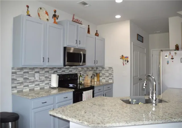 Photo 3 of Single family home for sale at 4768 Ridge Valley Dr, Gainesville, GA 30504 | MLS# 7759662 | Listing updated on 2026-04-28