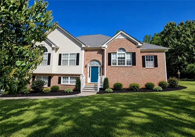 Photo 1 of Single family home for sale at 8710 Wolf Crk Dr, Winston, GA 30187 | MLS# 7851077 | Listing updated on 2026-10-26