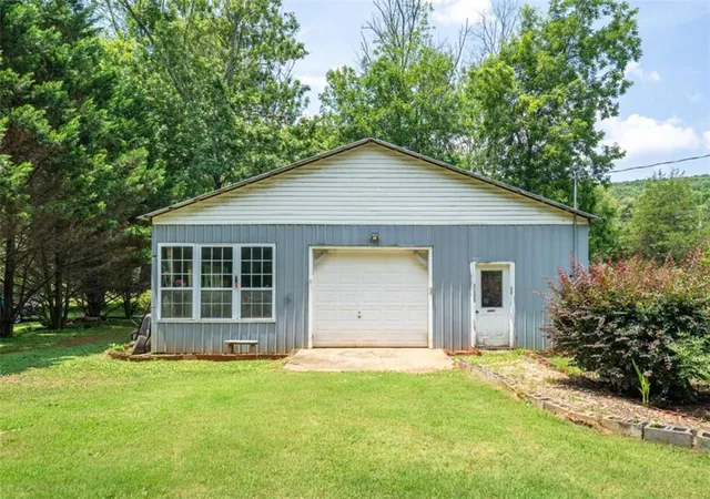 35th image of 1054 Booze Mountain Rd, Lindale, GA 30147 | MLS# 7800145