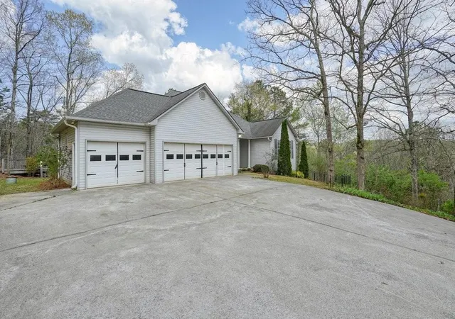 Photo 4 of Single family home for sale at 865 Old Ml Ln, Waleska, GA 30183 | MLS# 7682575 | Listing updated on 2026-09-18