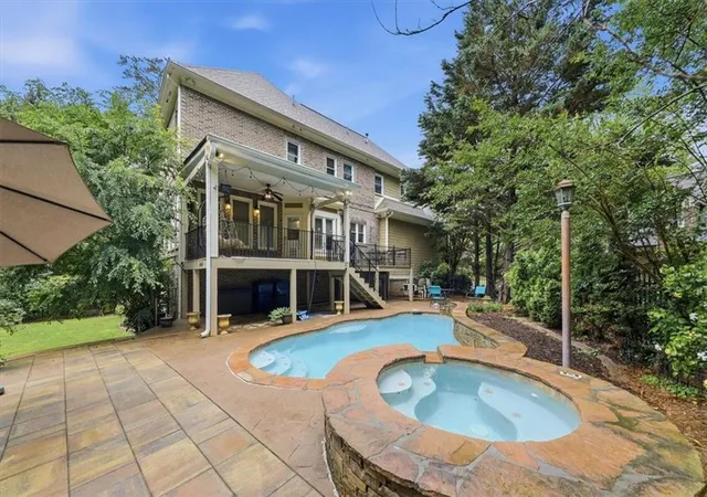 Photo 3 of Single family home for sale at 125 Stone Pond Ln, Johns Creek, GA 30022 | MLS# 7778097 | Listing updated on 2026-09-12
