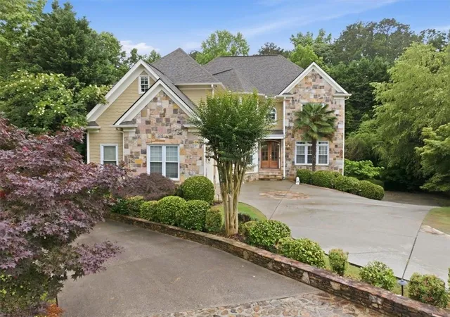 Photo 4 of Single family home for sale at 125 Stone Pond Ln, Johns Creek, GA 30022 | MLS# 7778097 | Listing updated on 2026-09-12