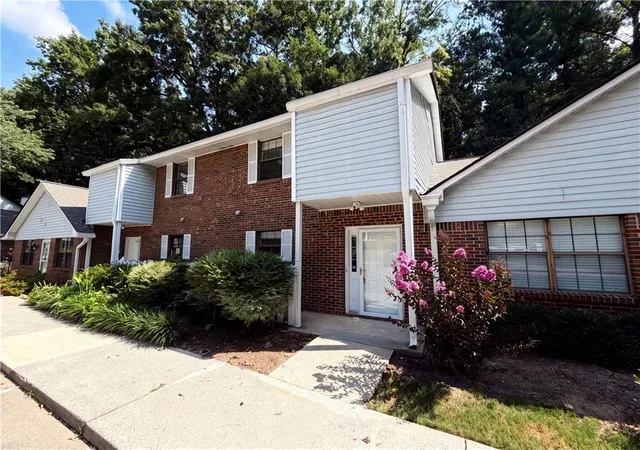 Homes for sale in Norcross, GA | 5935 Wintergreen Rd, Norcross, GA 30093 | MLS# 7799373