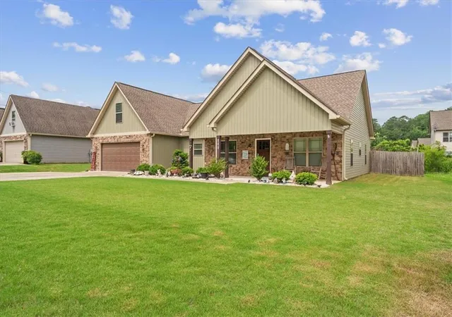 1st image of 407 Beamer Rd Sw, Calhoun, GA 30701 | MLS# 7782563
