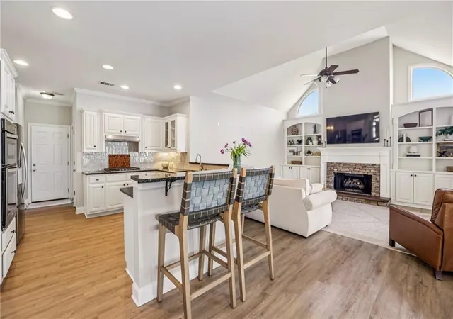 4th image of 300 Crown Vetch Ln, Johns Creek, GA 30005 | MLS# 7817988