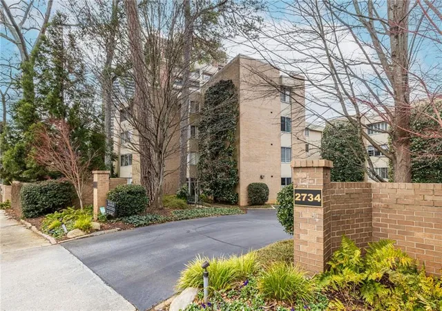 3rd image of 2734 Peachtree Rd Nw #A404, Atlanta, GA 30305 | MLS# 7721996